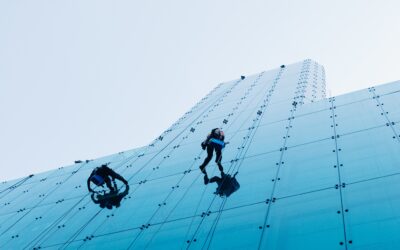 Limpieza de drenajes y techos: clave para evitar inundaciones en tu negocio